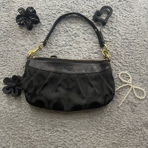 Vintage/Y2k Coach Black Shoulder Bag